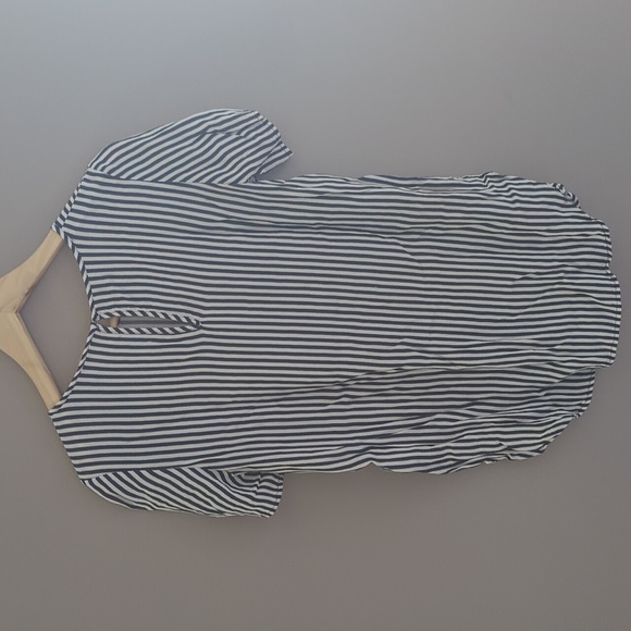 H&M Size 6 Striped Top - Picture 4 of 4